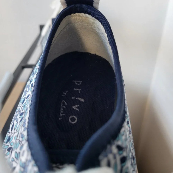 Blue Pr!vo By Clarks Tangelo Floral Sneakers (size: 8M) - Picture 11 of 16